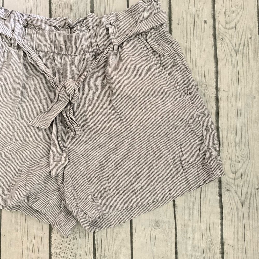 Old Navy gray striped linen blend shorts- 8 - Picture 3 of 6